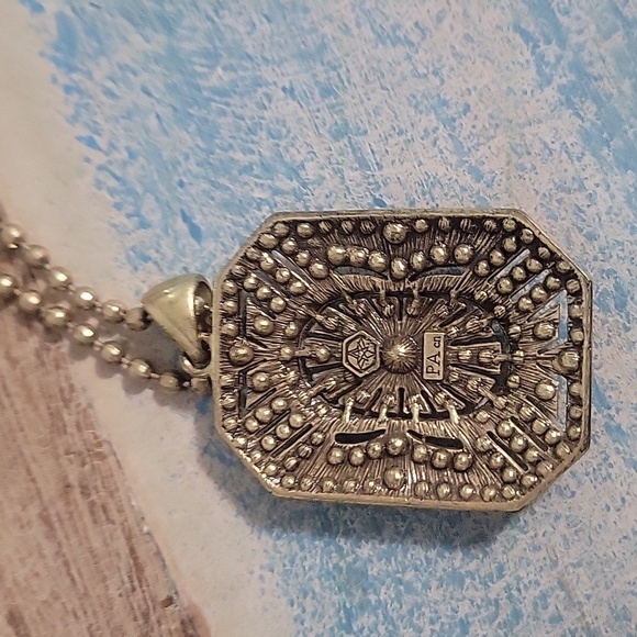 Paula Abdul marked AB cn Elegant Chrystal adorned Pendant Necklace - Picture 3 of 4